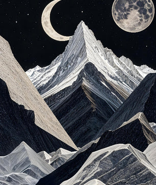 Montagne Lunar Majesty sotto un velo cosmico