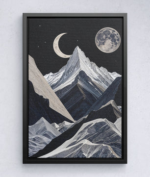Montagne Lunar Majesty sotto un velo cosmico