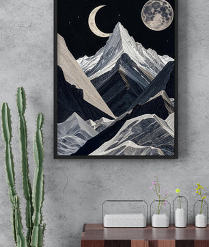 Montagne Lunar Majesty sotto un velo cosmico
