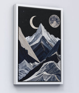 Montagne Lunar Majesty sotto un velo cosmico