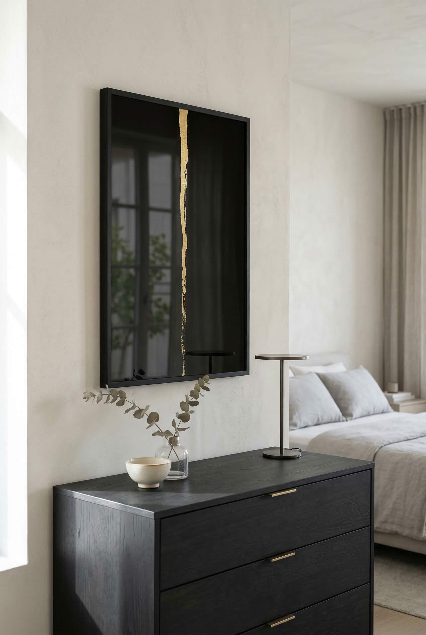 Obsidian Gold – Minimal Line Art