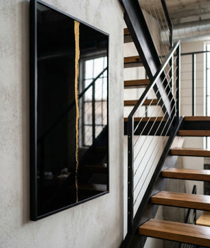 Obsidian Gold – Minimal Line Art