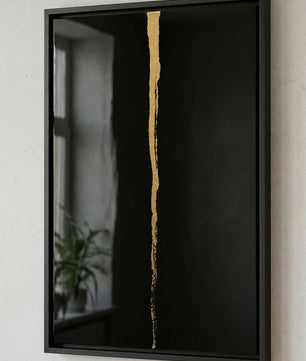 Obsidian Gold – Minimal Line Art