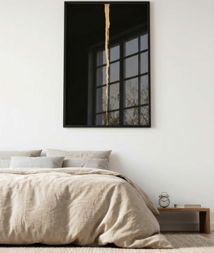 Obsidian Gold – Minimal Line Art