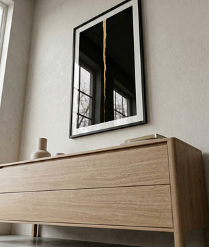 Obsidian Gold – Minimal Line Art