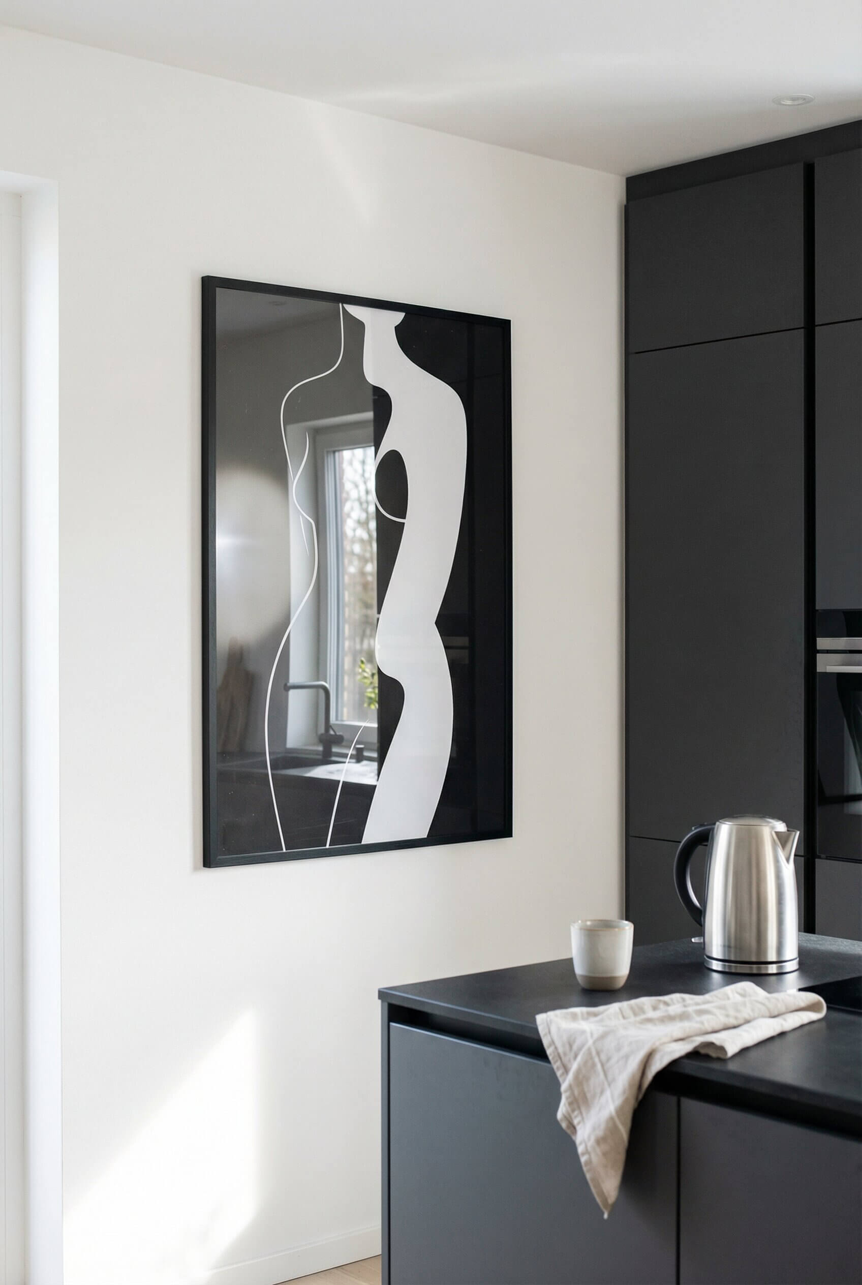 Form & Flow – Minimal Body Art